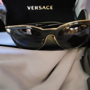 Versace Medusa Charm Sunglasses NWOT
